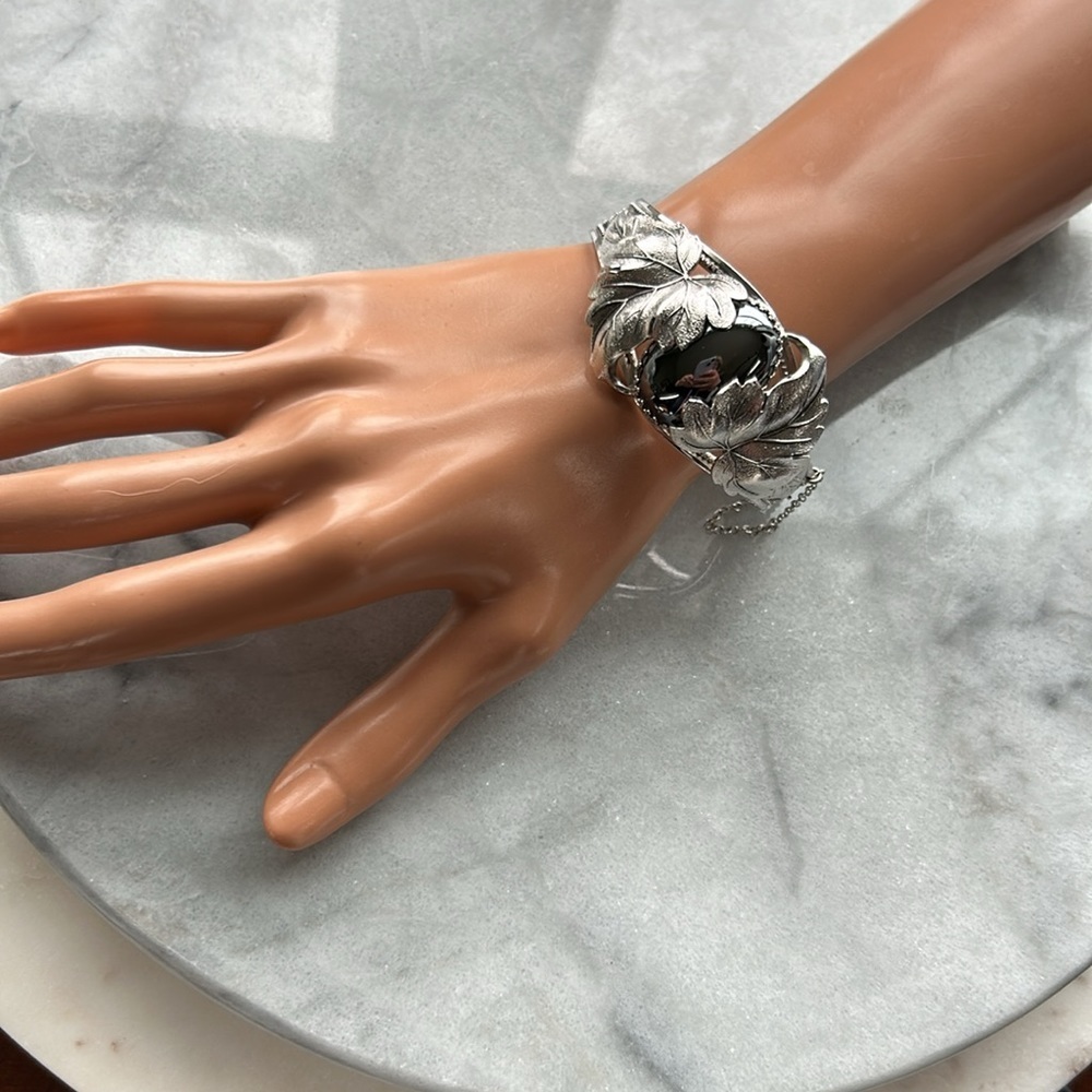 Whiting and Davis vintage silver plated hinged bracelet hematite cabochon stone - Picture 9 of 15